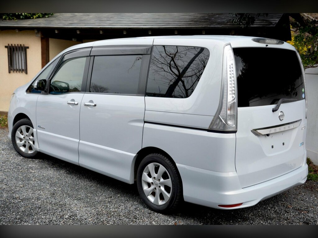 Nissan Serena 2.0 Pure Drive S-hybrid 8 Seats White #15