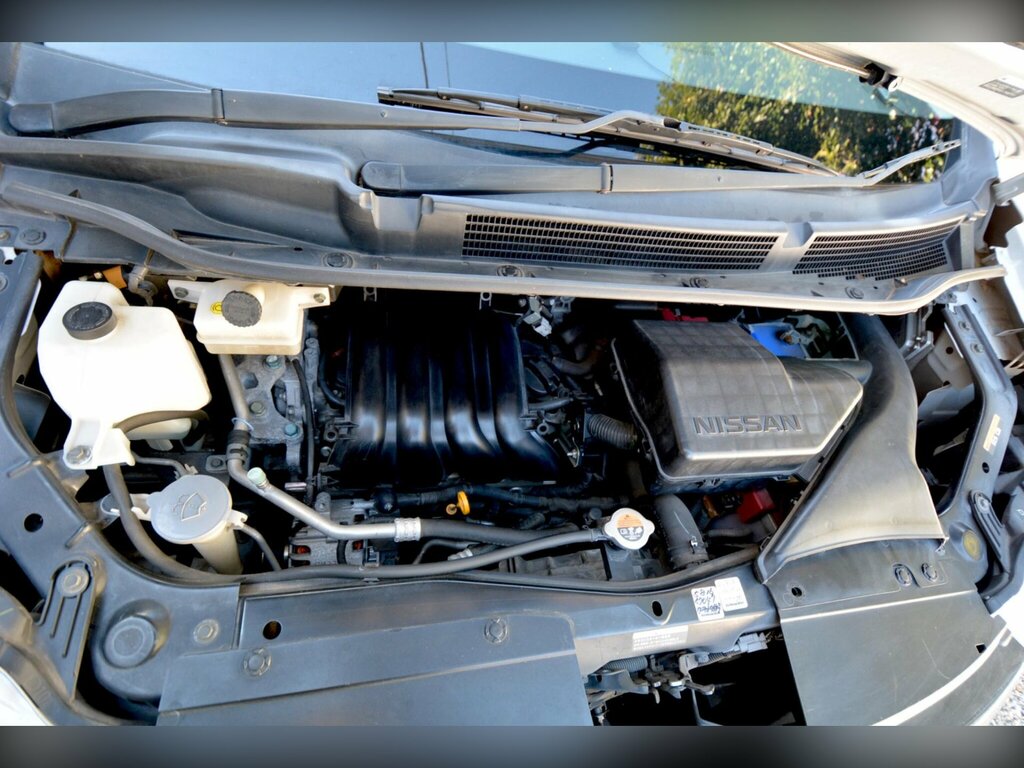 Nissan Serena 2.0 Pure Drive S-hybrid 8 Seats White #58