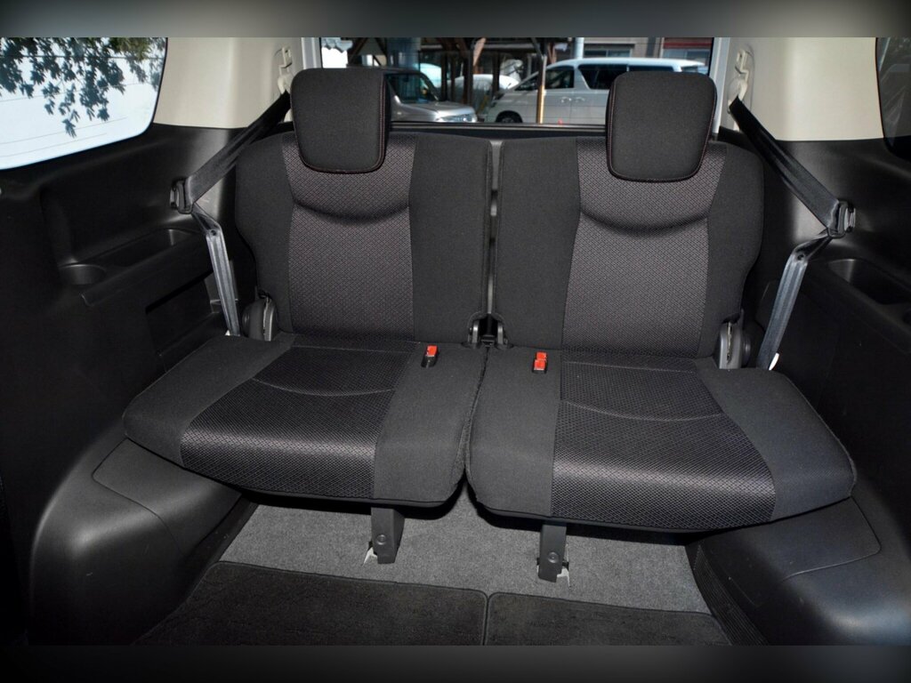 Nissan Serena 2.0 Pure Drive S-hybrid 8 Seats White #35