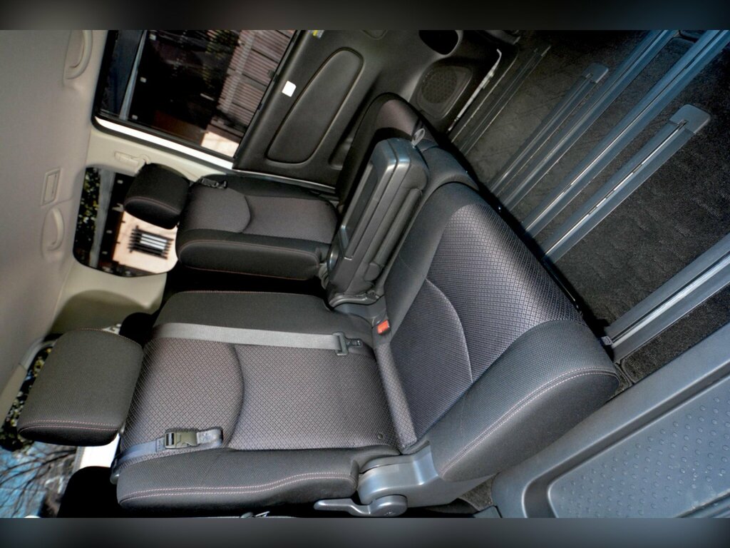 Nissan Serena 2.0 Pure Drive S-hybrid 8 Seats White #25