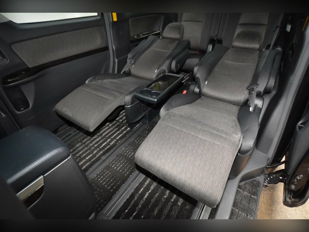 Toyota Vellfire Mpv Blue #37