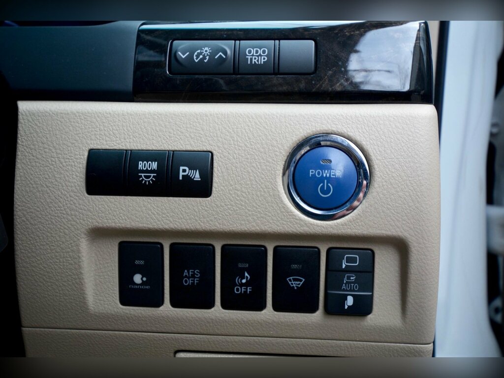 Toyota Alphard Mpv Silver #48