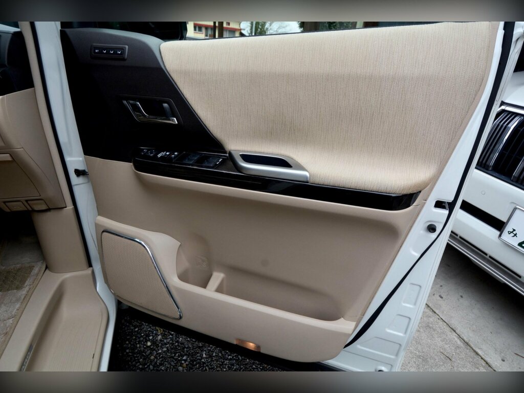Toyota Alphard Mpv Silver #19