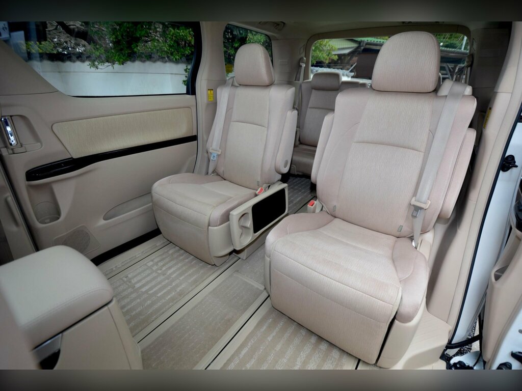 Toyota Alphard Mpv Silver #28