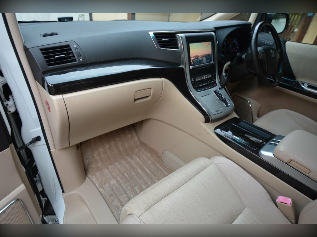 Toyota Alphard Mpv Silver #22