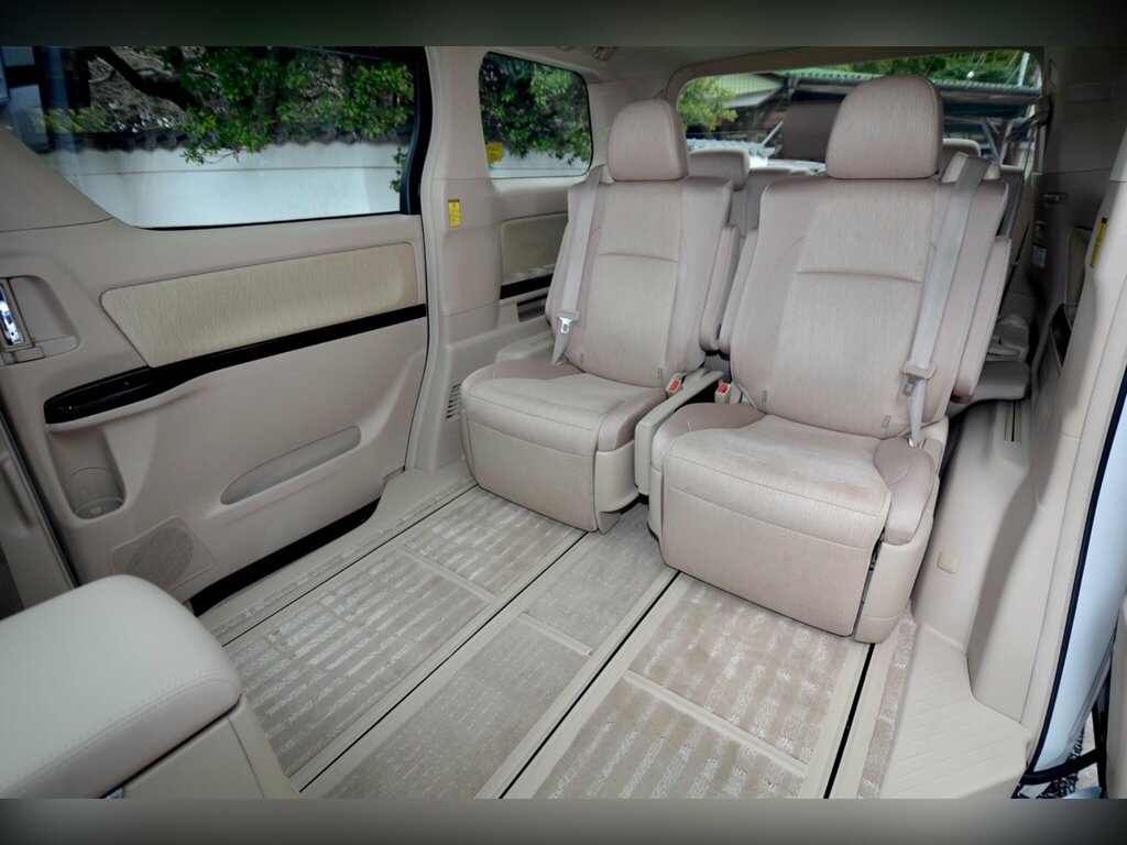 Toyota Alphard Mpv Silver #30