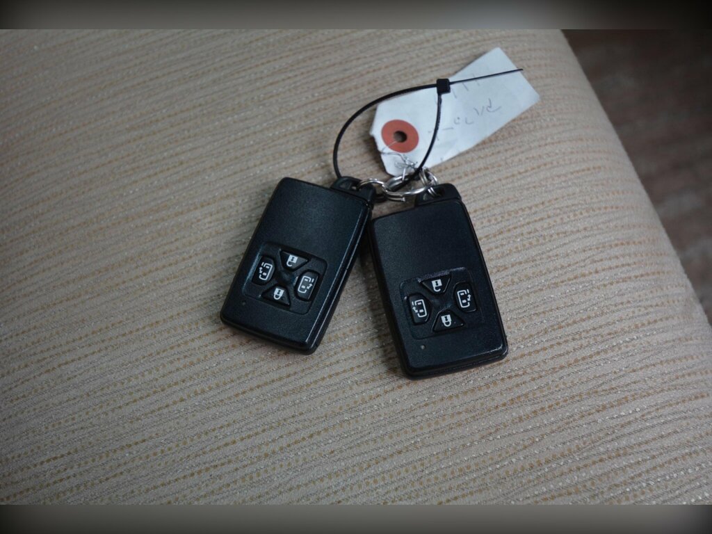 Toyota Alphard Mpv Silver #46