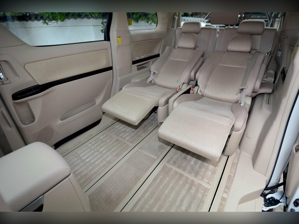 Toyota Alphard Mpv Silver #31