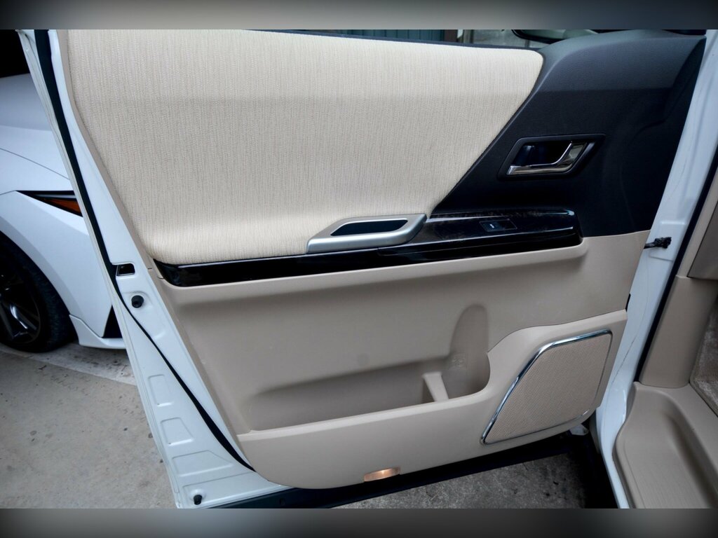 Toyota Alphard Mpv Silver #26
