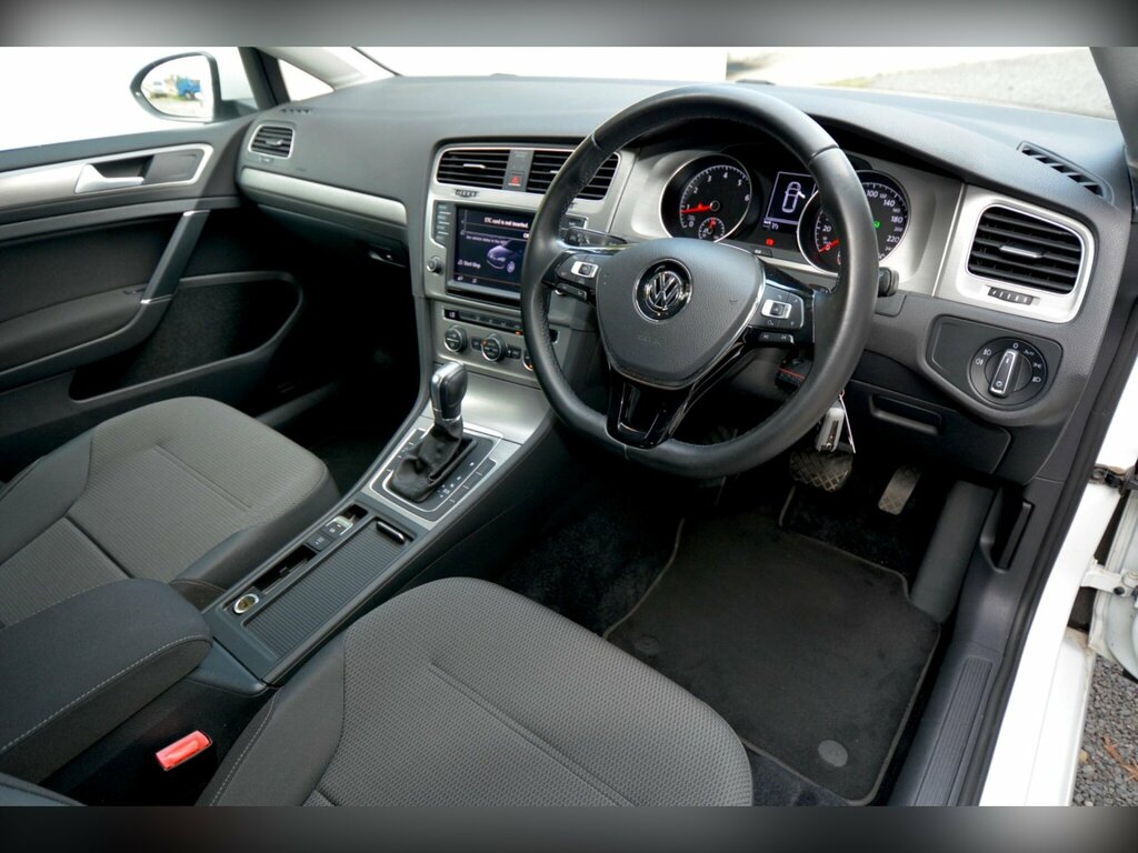 Volkswagen Golf 1.2 Tsi Comfort Line - Adaptive Cruise White #2