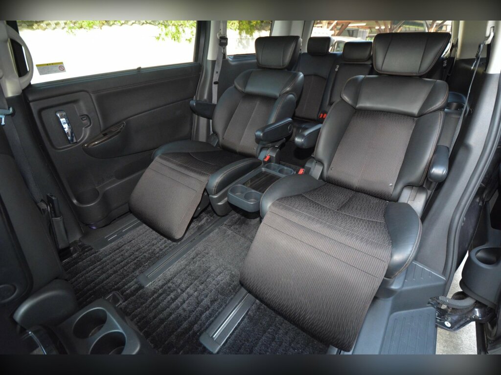 Nissan Elgrand Mpv 3.5 V6 Highway Star Premium Facelift E52 2015 White #30