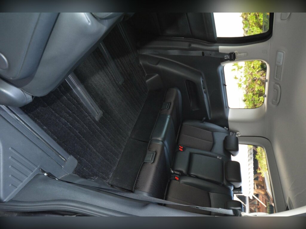 Nissan Elgrand Mpv 3.5 V6 Highway Star Premium Facelift E52 2015 White #31