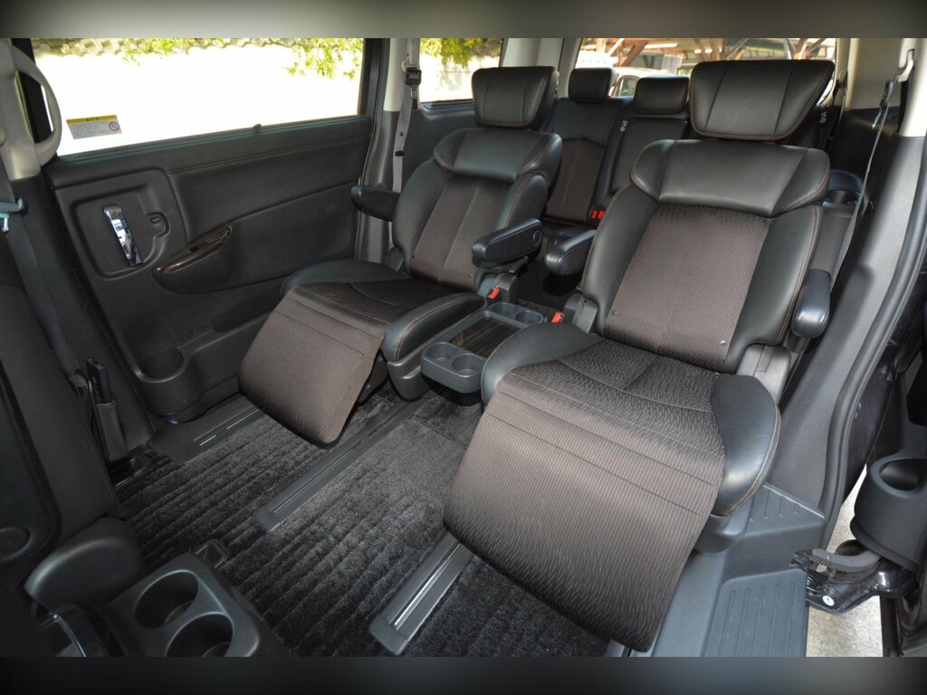 Nissan Elgrand Mpv 3.5 V6 Highway Star Premium Facelift E52 2015 White #29