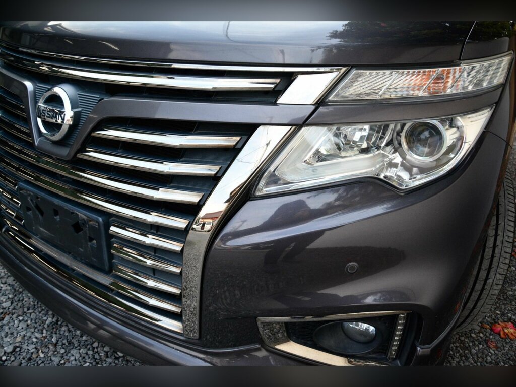 Nissan Elgrand Mpv 3.5 V6 Highway Star Premium Facelift E52 2015 White #15