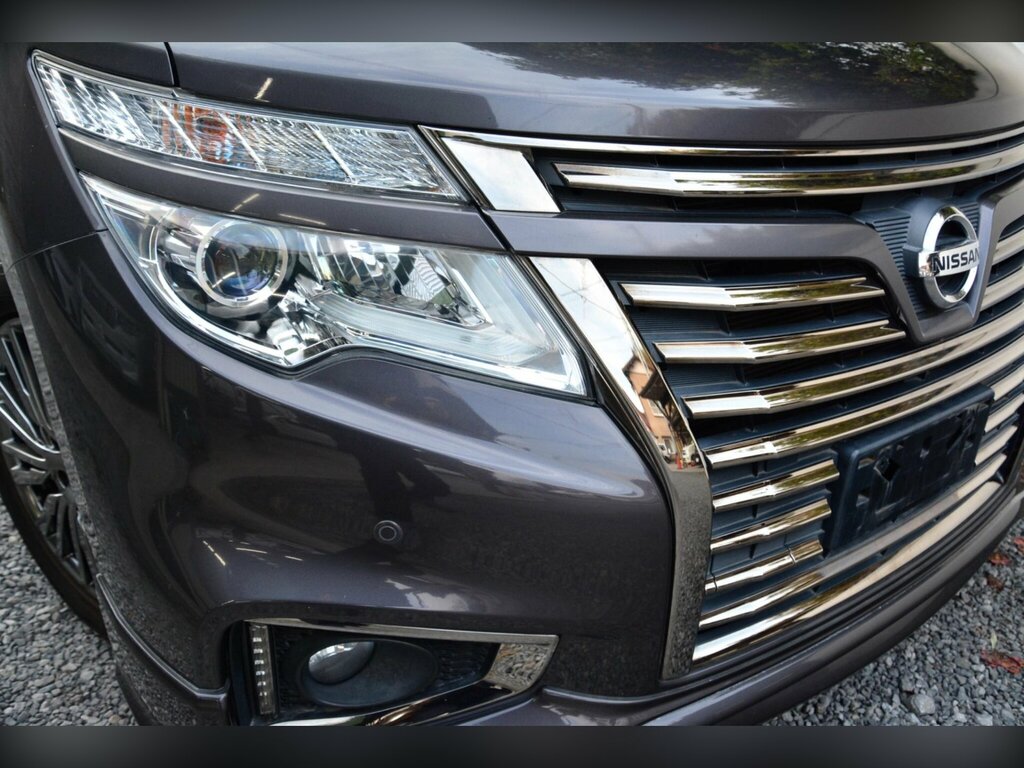 Nissan Elgrand Mpv 3.5 V6 Highway Star Premium Facelift E52 2015 White #13
