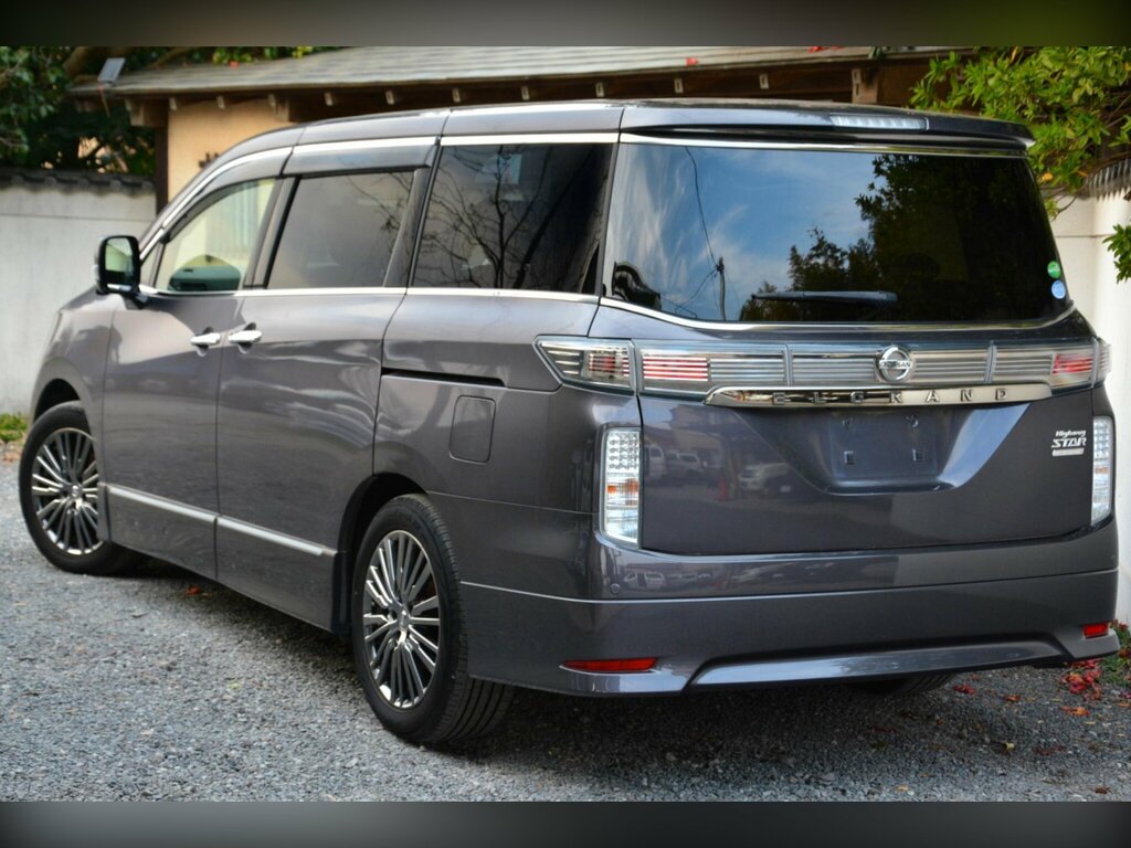 Nissan Elgrand Mpv 3.5 V6 Highway Star Premium Facelift E52 2015 White #7