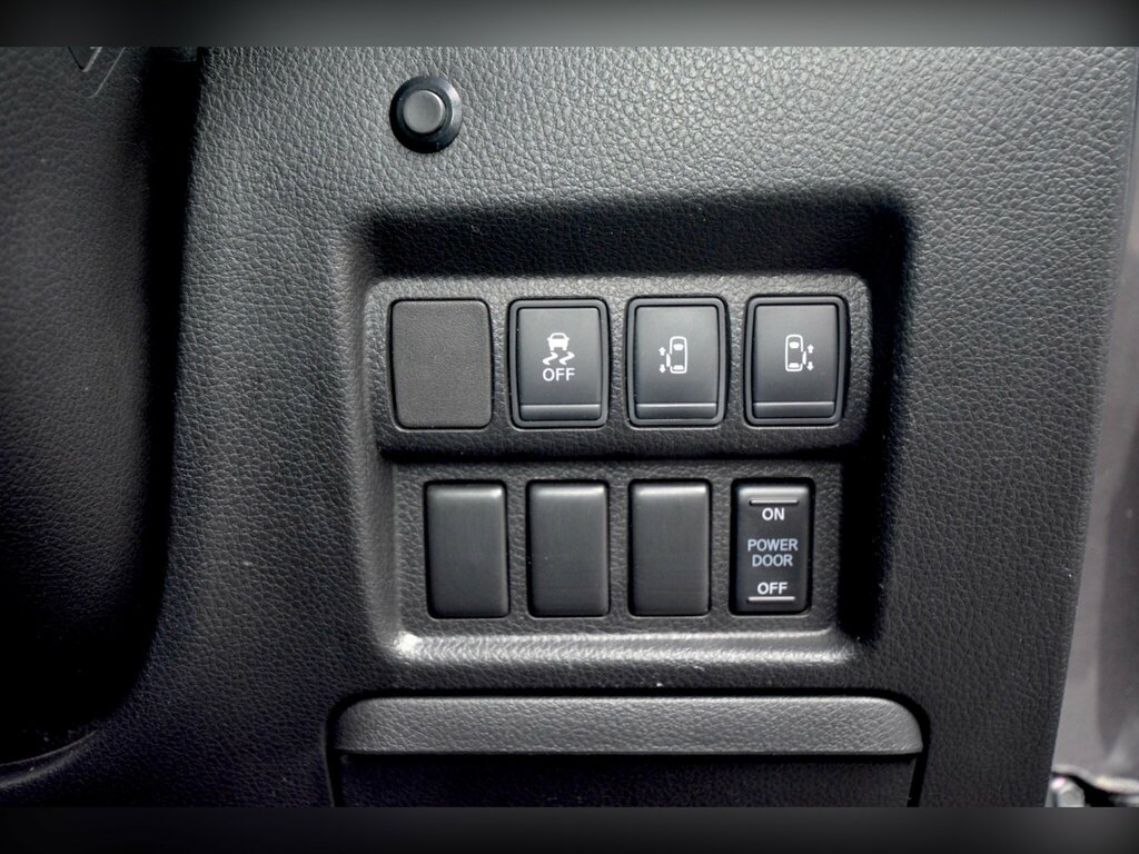 Nissan Elgrand Mpv 3.5 V6 Highway Star Premium Facelift E52 2015 White #50
