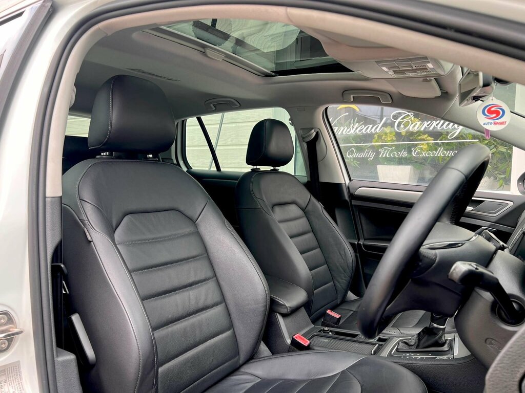 Volkswagen Golf 1.4 Tsi - Leather - Panoramic Roof KH15EBF White #2