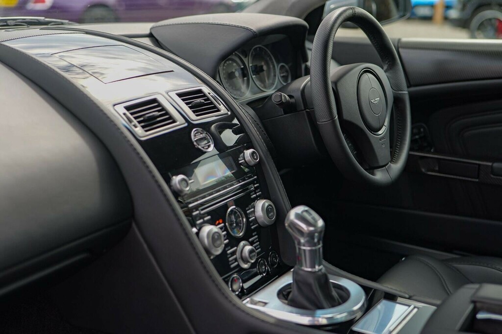 Aston Martin DBS 6.0 V12 T-tronicii Euro 4 2-Door Black #20