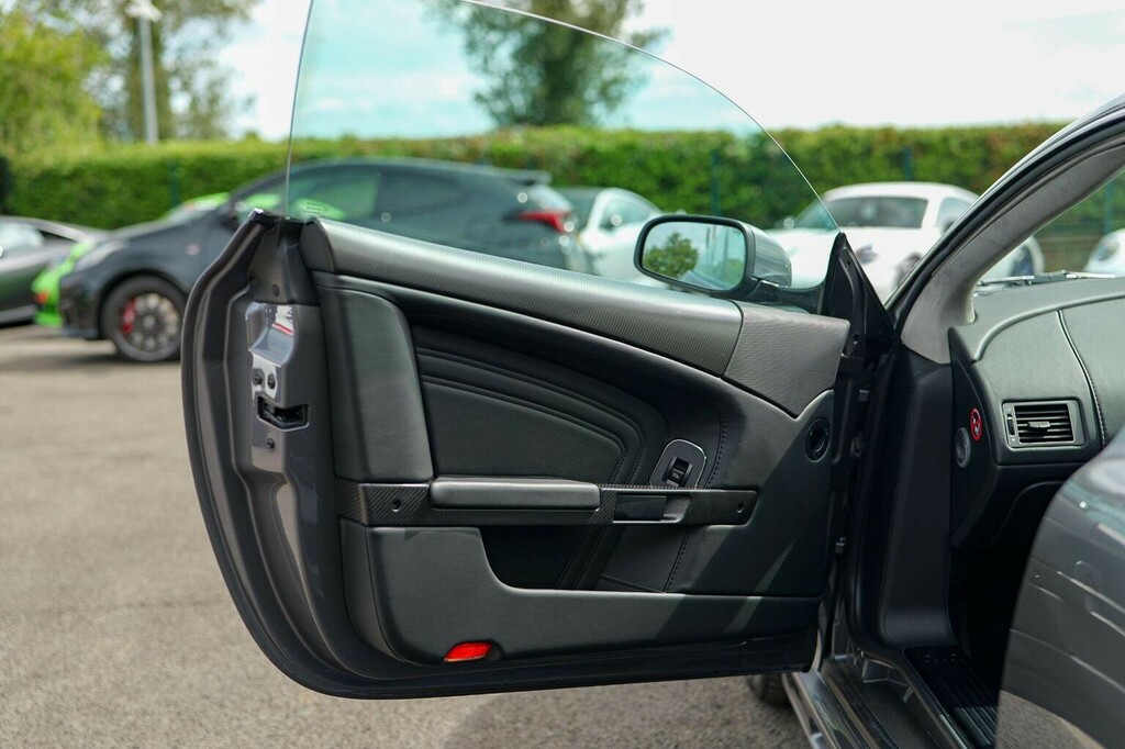 Aston Martin DBS 6.0 V12 T-tronicii Euro 4 2-Door Black #27