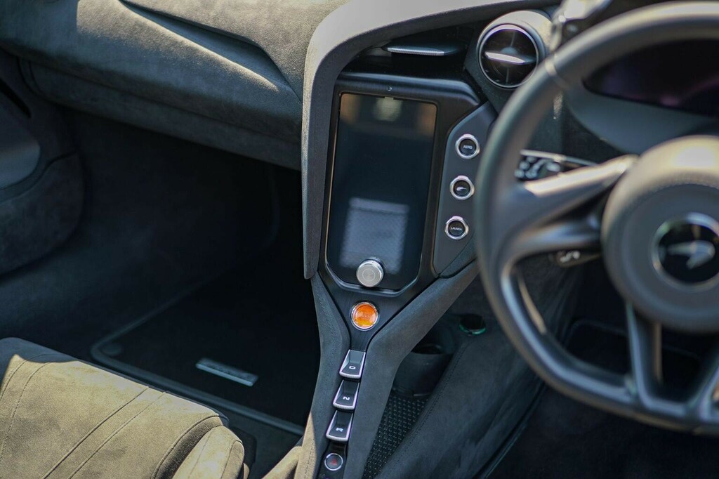 McLaren V8 Ssg #17
