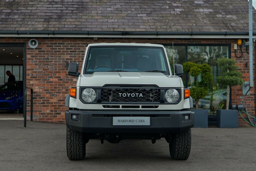 Toyota Land Cruiser Automatic Grey #2