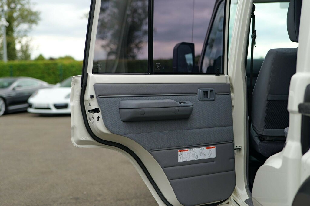 Toyota Land Cruiser Automatic Grey #32