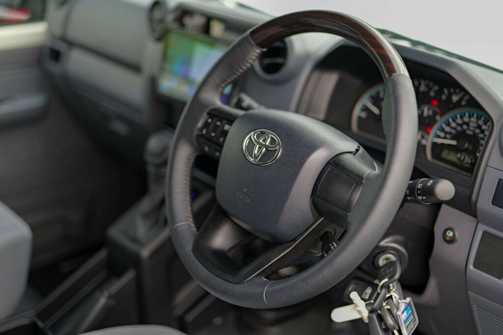 Toyota Land Cruiser Automatic Grey #17