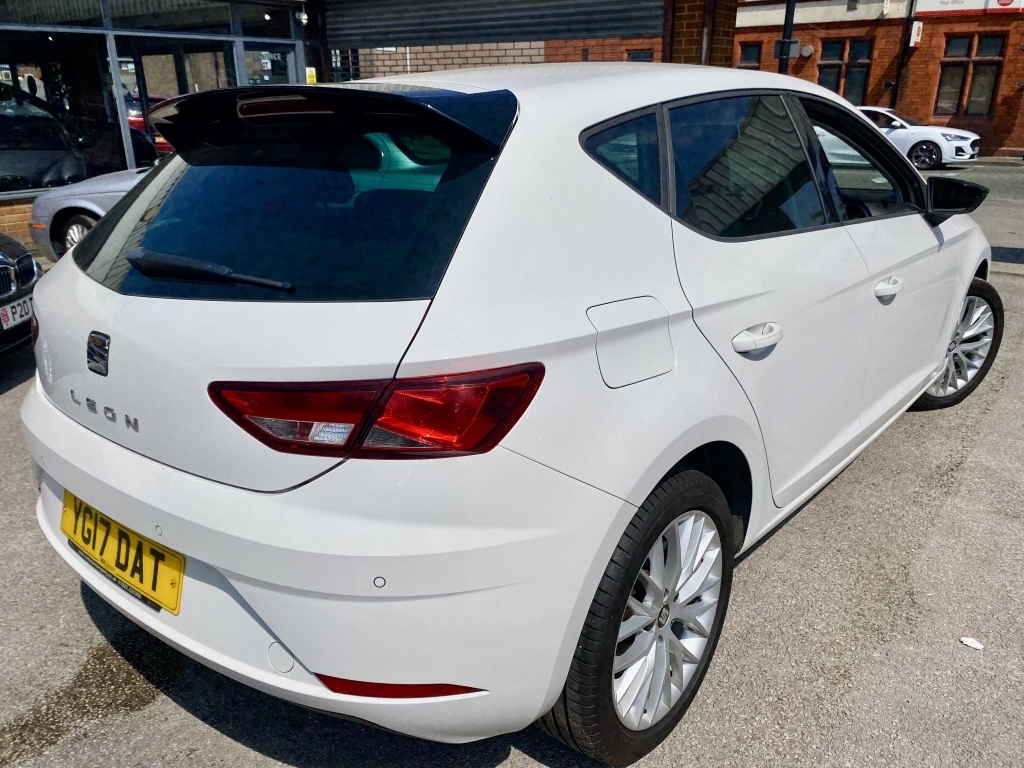 Seat Leon Hatchback 1.2 Tsi Se Dynamic Technology YG17DAT White #3