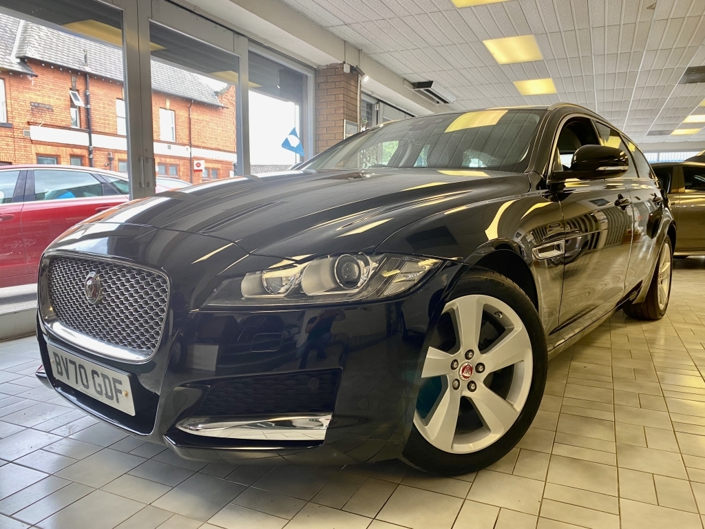 Jaguar XF Estate 2.0 Portfolio Black #6