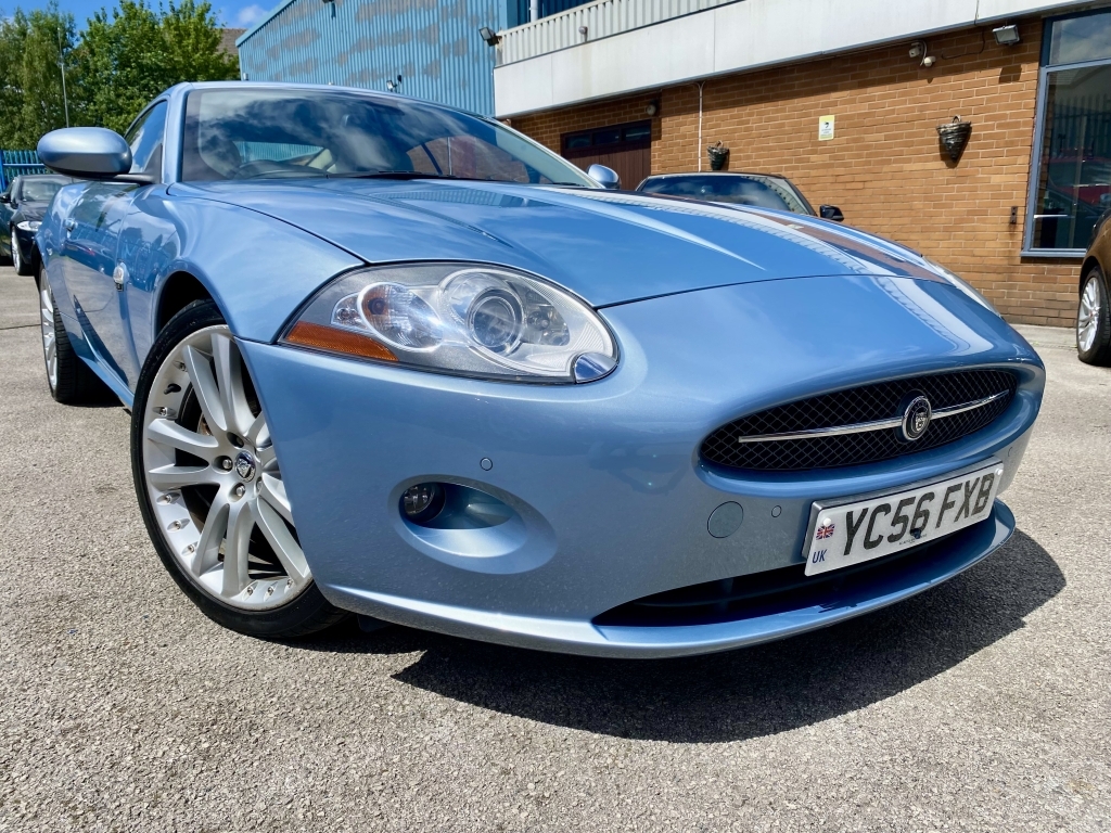 Jaguar XK 4.2 Coupe Blue