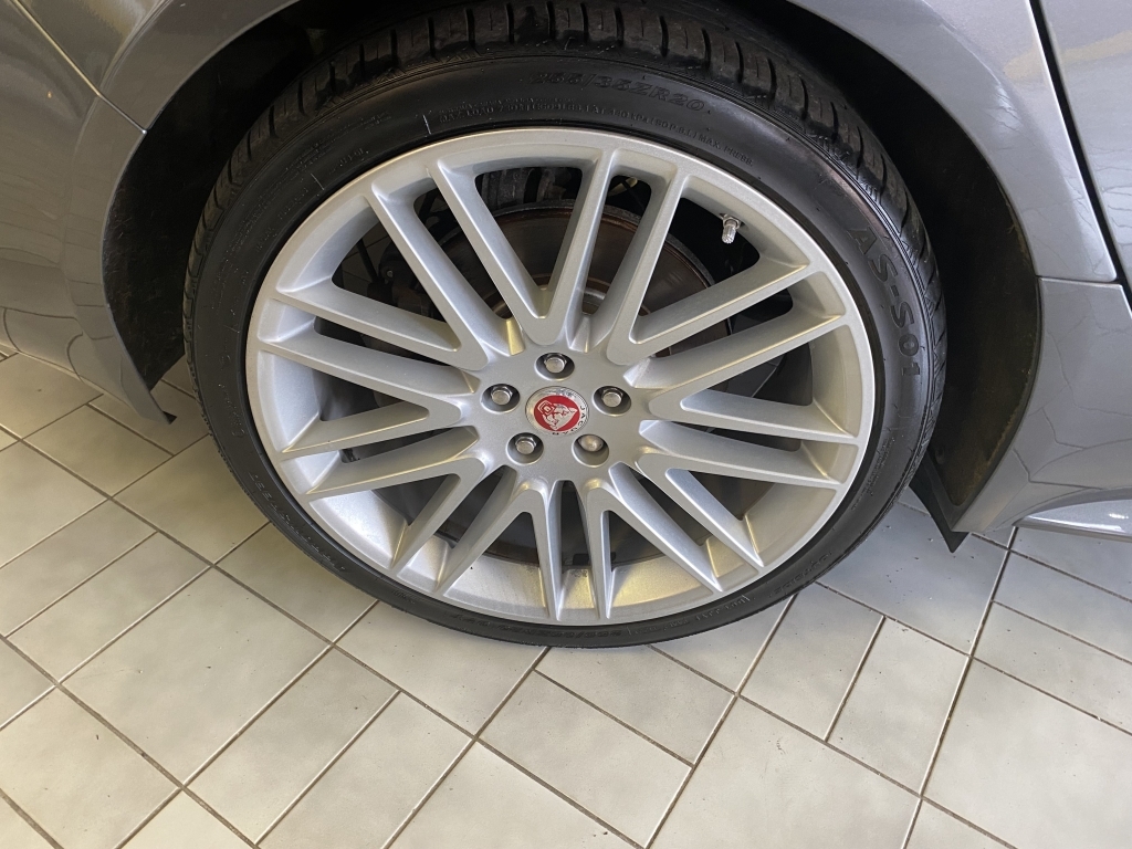Jaguar XF 2.0D 180 R-sport White #13