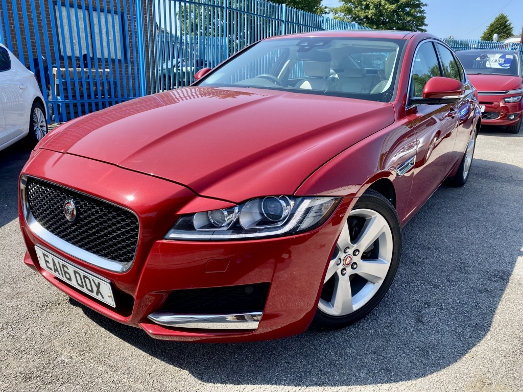 Jaguar XF 2.0 Portfolio Red #6