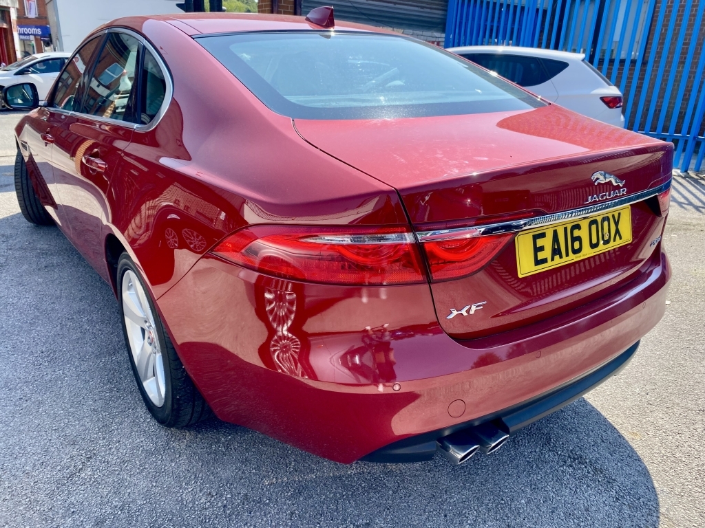 Jaguar XF 2.0 Portfolio Red #5