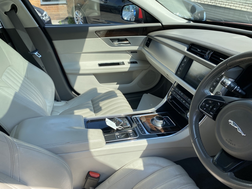 Jaguar XF V6 S 300 4-Door 1 Owner From New 10 Jag Services S Black #17