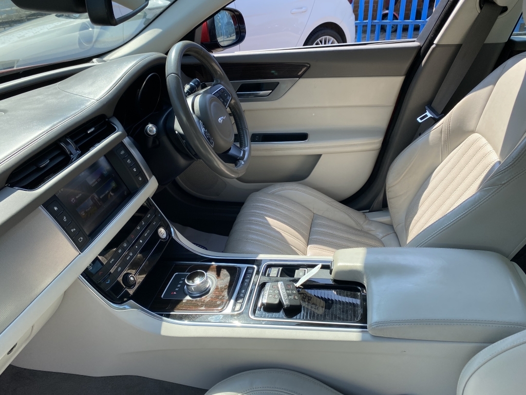 Jaguar XF V6 S 300 4-Door 1 Owner From New 10 Jag Services S Black #9