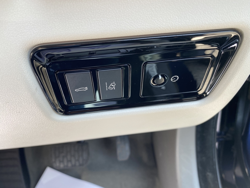 Jaguar XE R-sport Blue #18