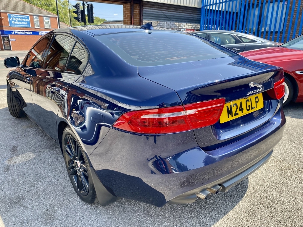 Jaguar XE 2.0 Portfolio Blue #5