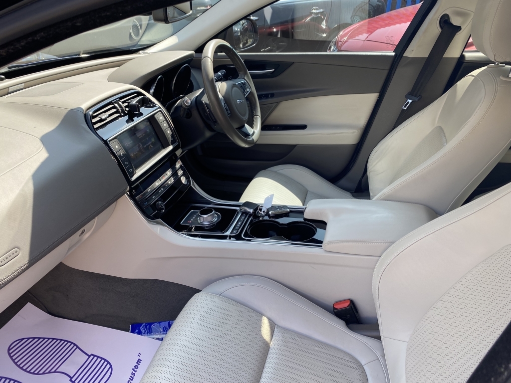 Jaguar XE R-sport Blue #8