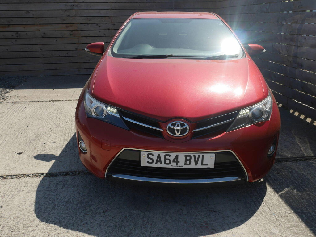 Toyota Auris 1.33 Dual Vvt-i Icon Plus Hatchback Man SA64BVL Red #3