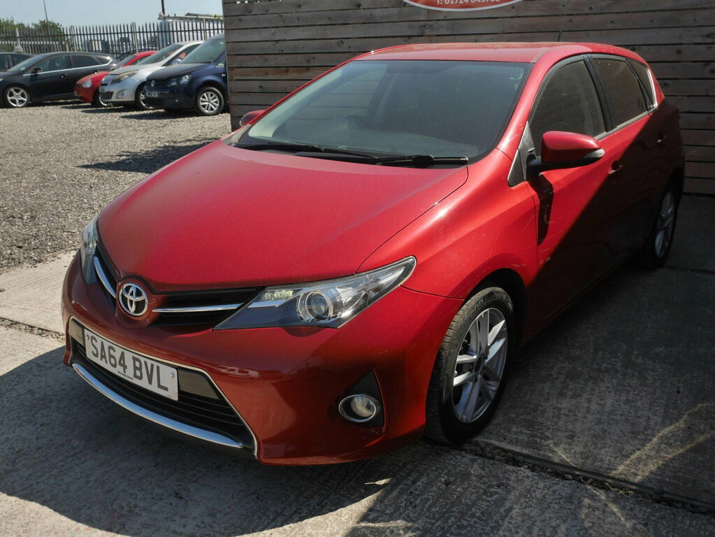 Toyota Auris 1.33 Dual Vvt-i Icon Plus Hatchback Man SA64BVL Red #4