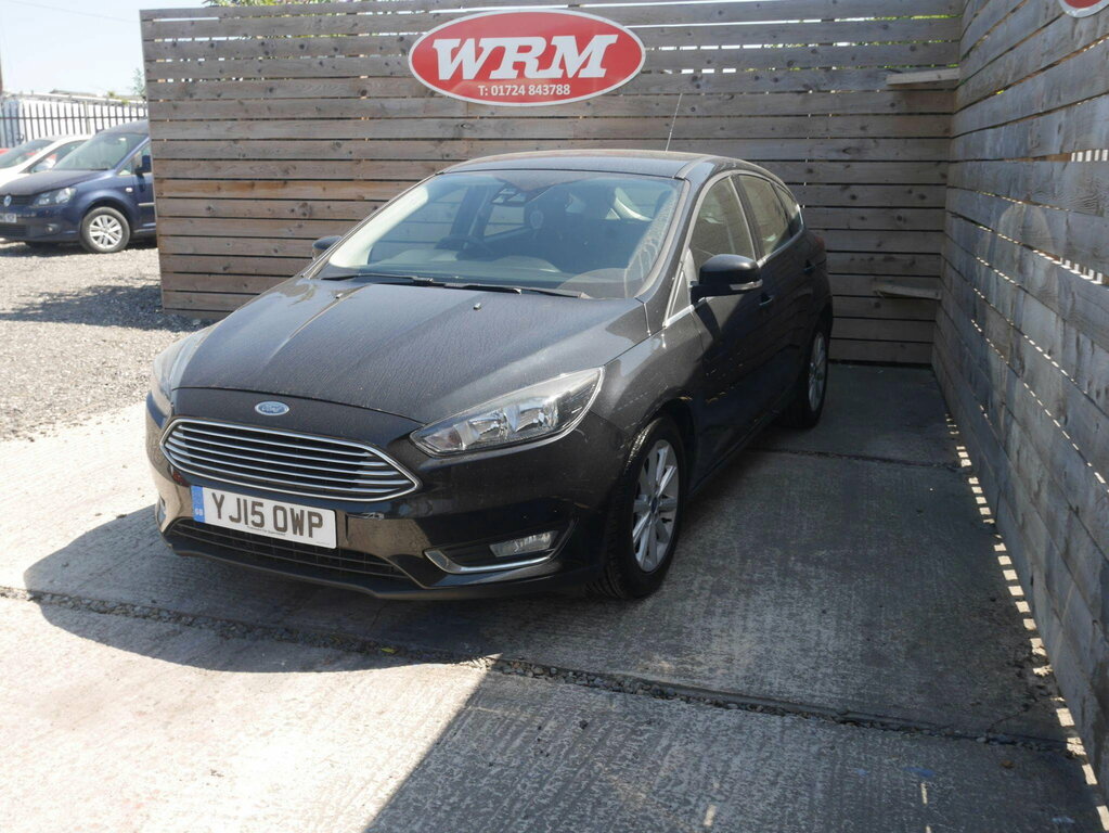 Ford Focus 1.0T Ecoboost Titanium Hatchback YJ15OWP Black #4