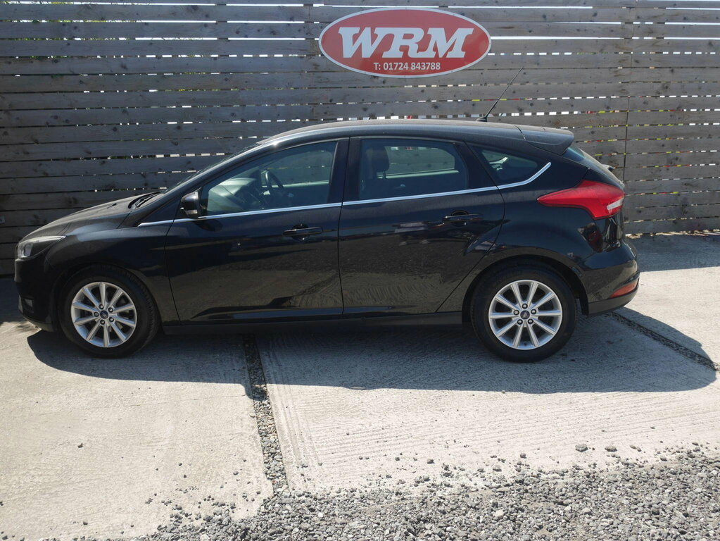 Ford Focus 1.0T Ecoboost Titanium Hatchback YJ15OWP Black #5