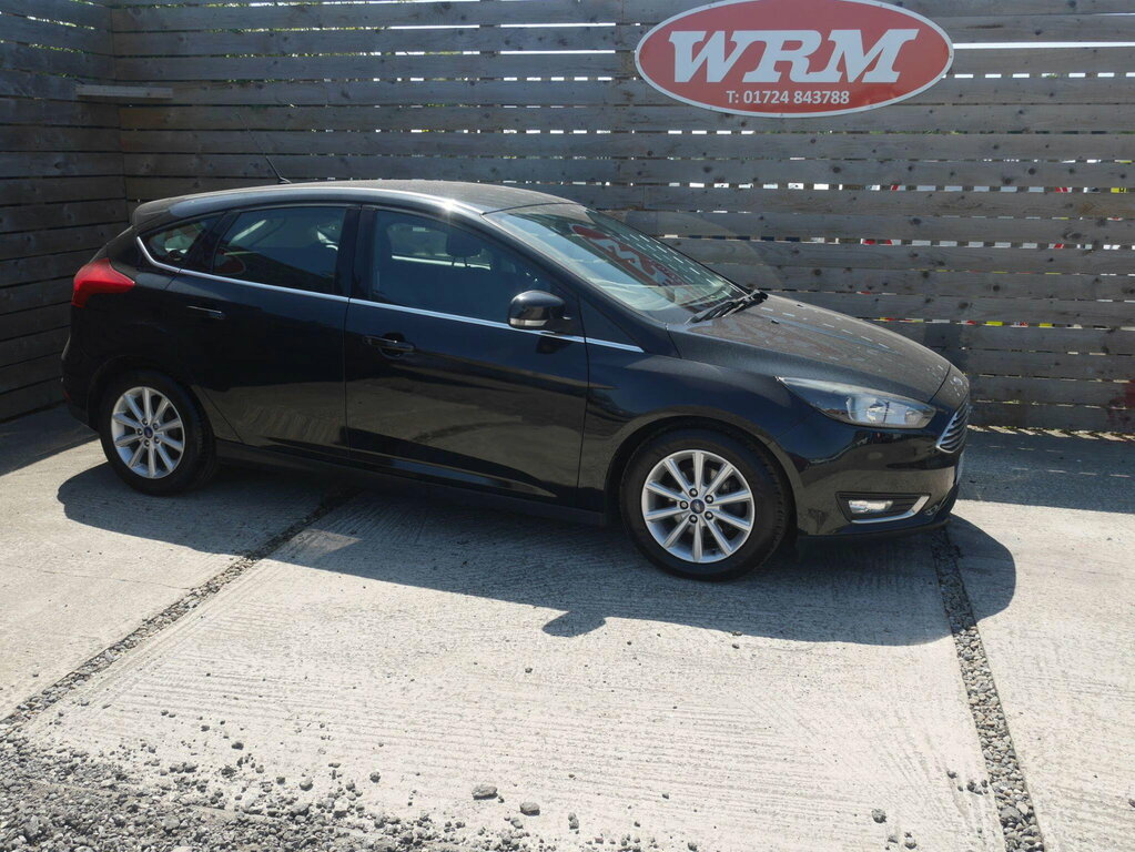 Ford Focus 1.0T Ecoboost Titanium Hatchback YJ15OWP Black #2