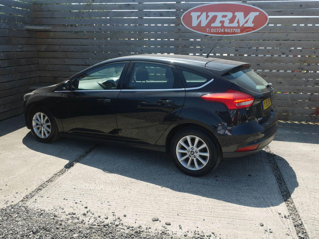 Ford Focus 1.0T Ecoboost Titanium Hatchback YJ15OWP Black #6