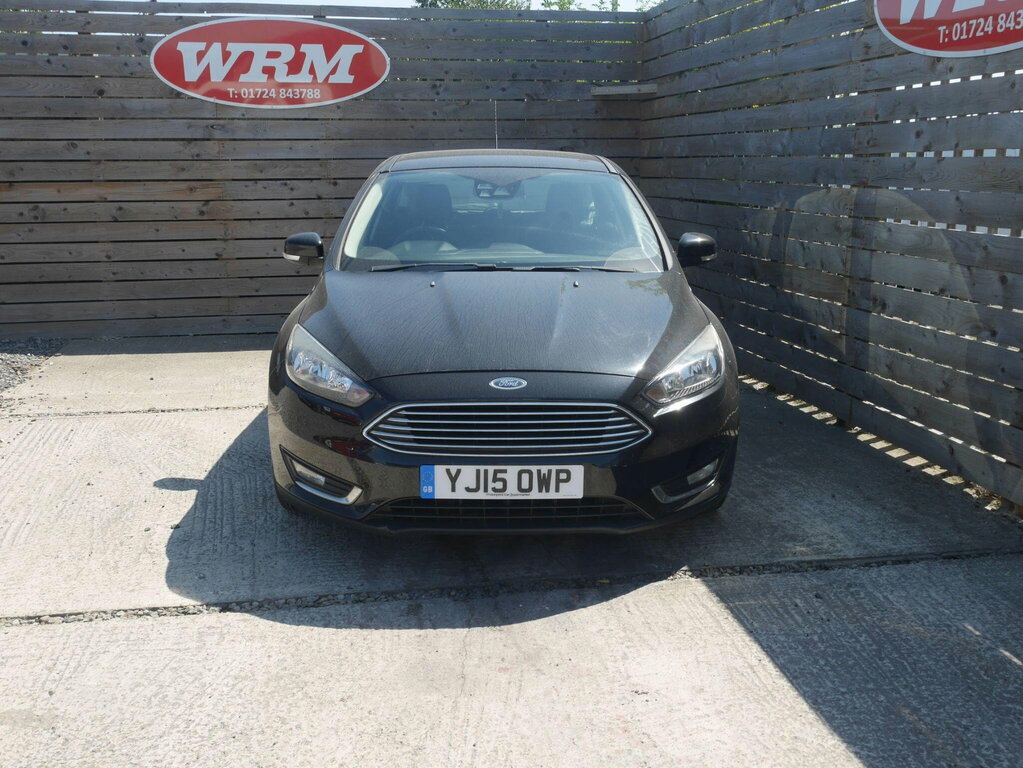 Ford Focus 1.0T Ecoboost Titanium Hatchback YJ15OWP Black #3