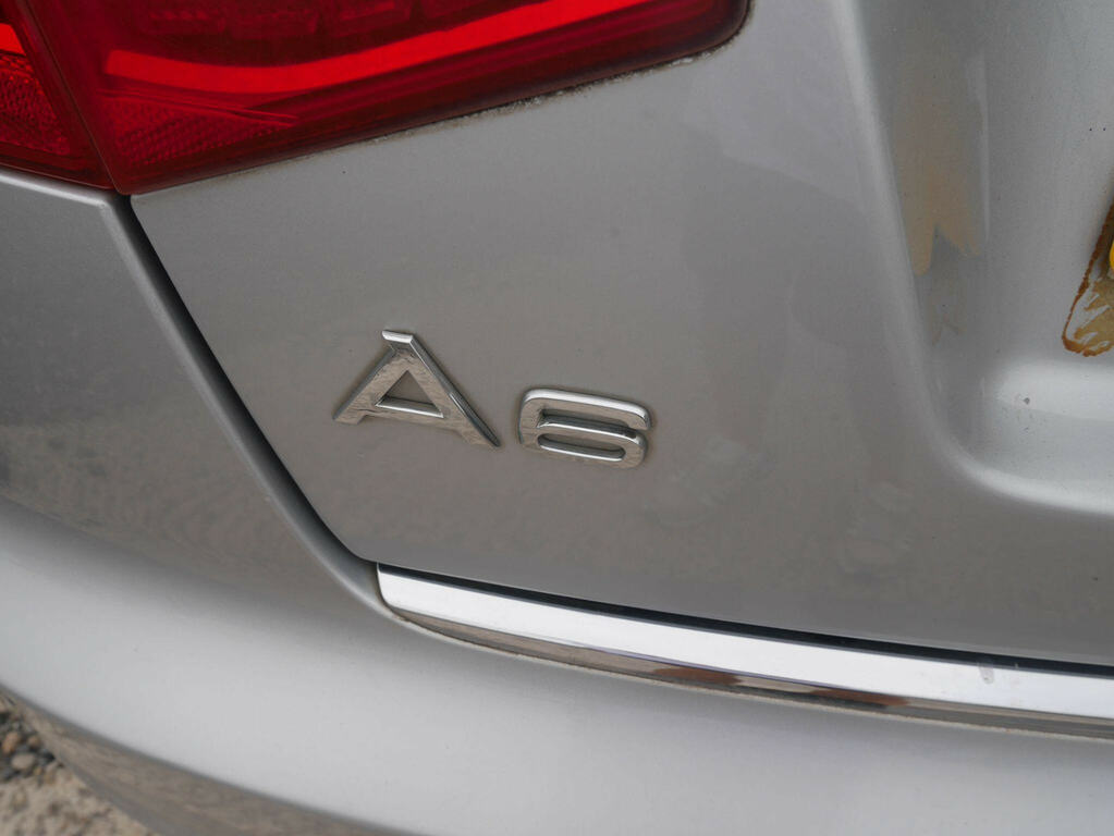 Audi A6 Saloon S Line Black #46
