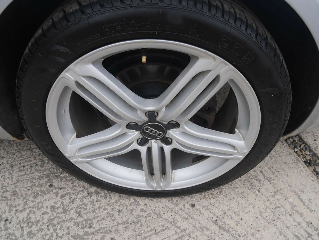 Audi A6 Saloon S Line Black #43