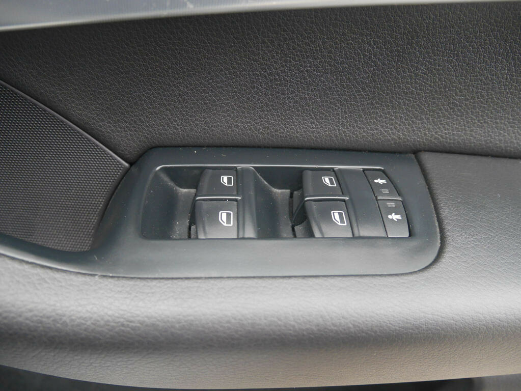 Audi A6 Saloon S Line Black #37