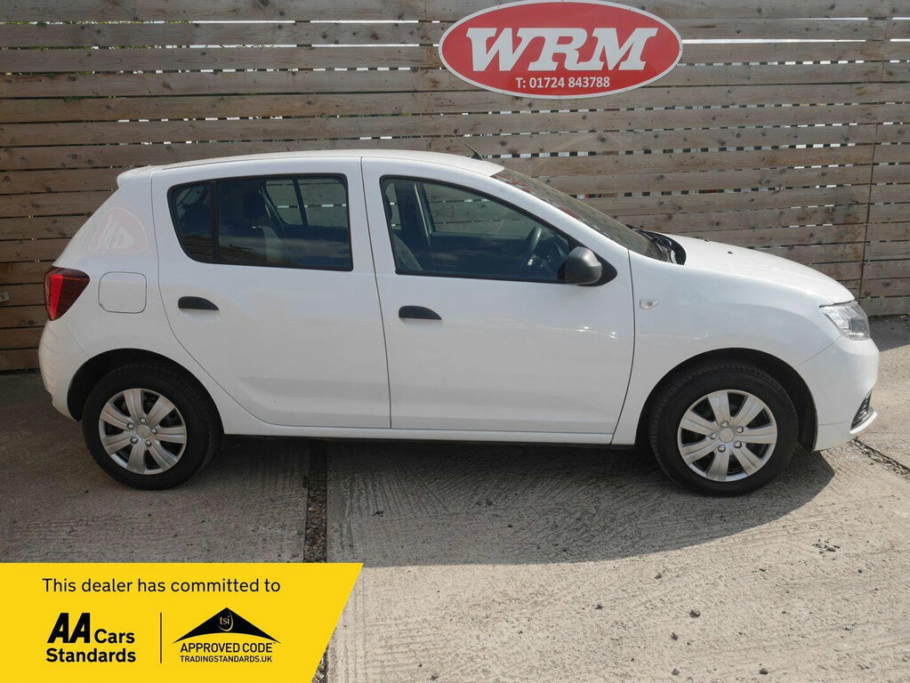 Dacia Sandero 0.9 Tce Essential Hatchback Euro SR19NLK White
